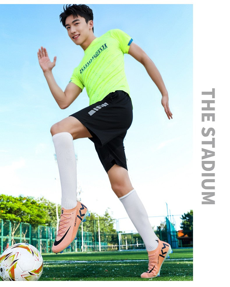 New Men Women Football Field Boots Studded Comfortable Unisex Soccer Shoes Cleats Ultralight Professional Sneakers Comfortable