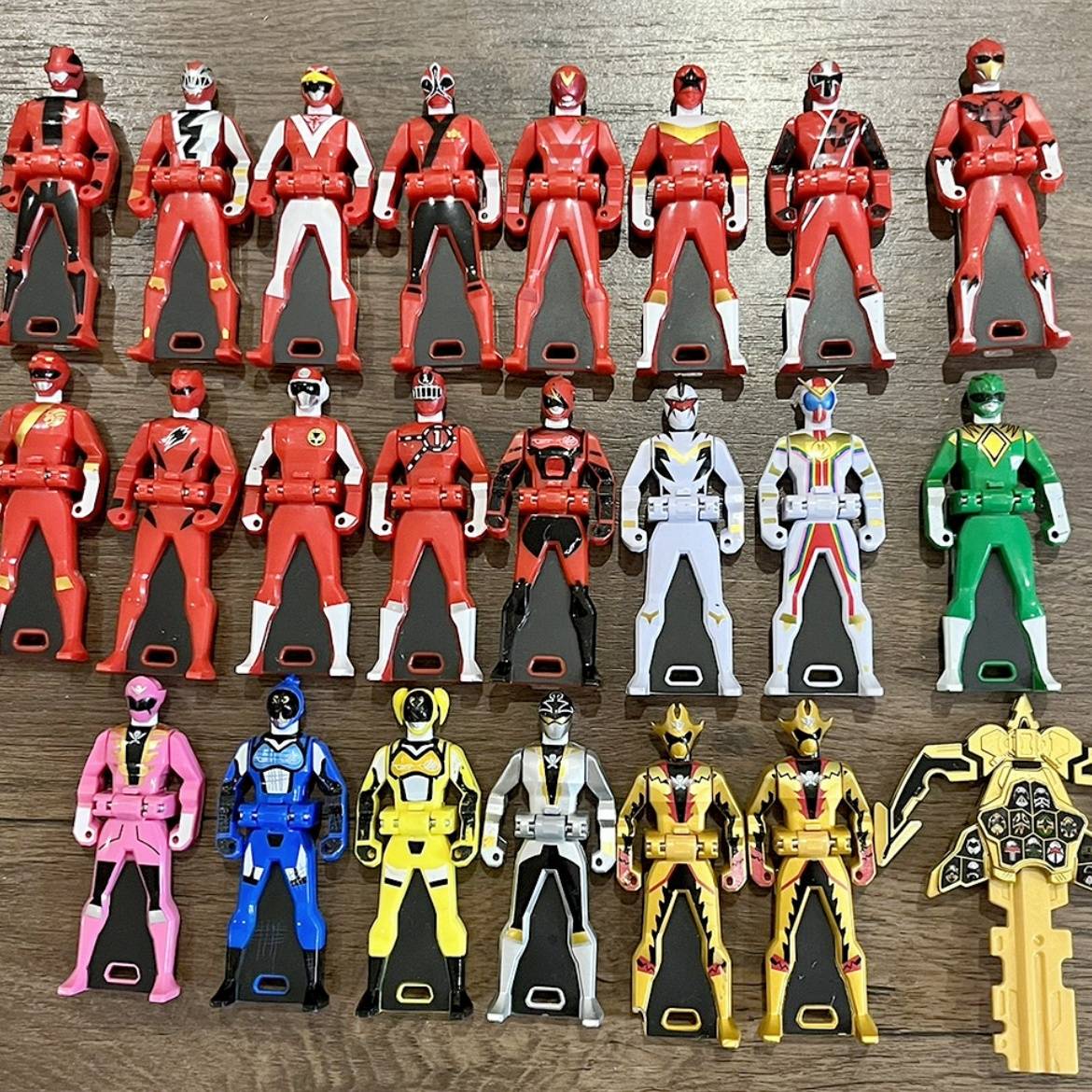 Bandai Authentic Kaizoku Sentai Gokaiger Me Ranger Key 35 Crimson Key Set Pb Limited - Non-Brand-New Birthday Gift Toys