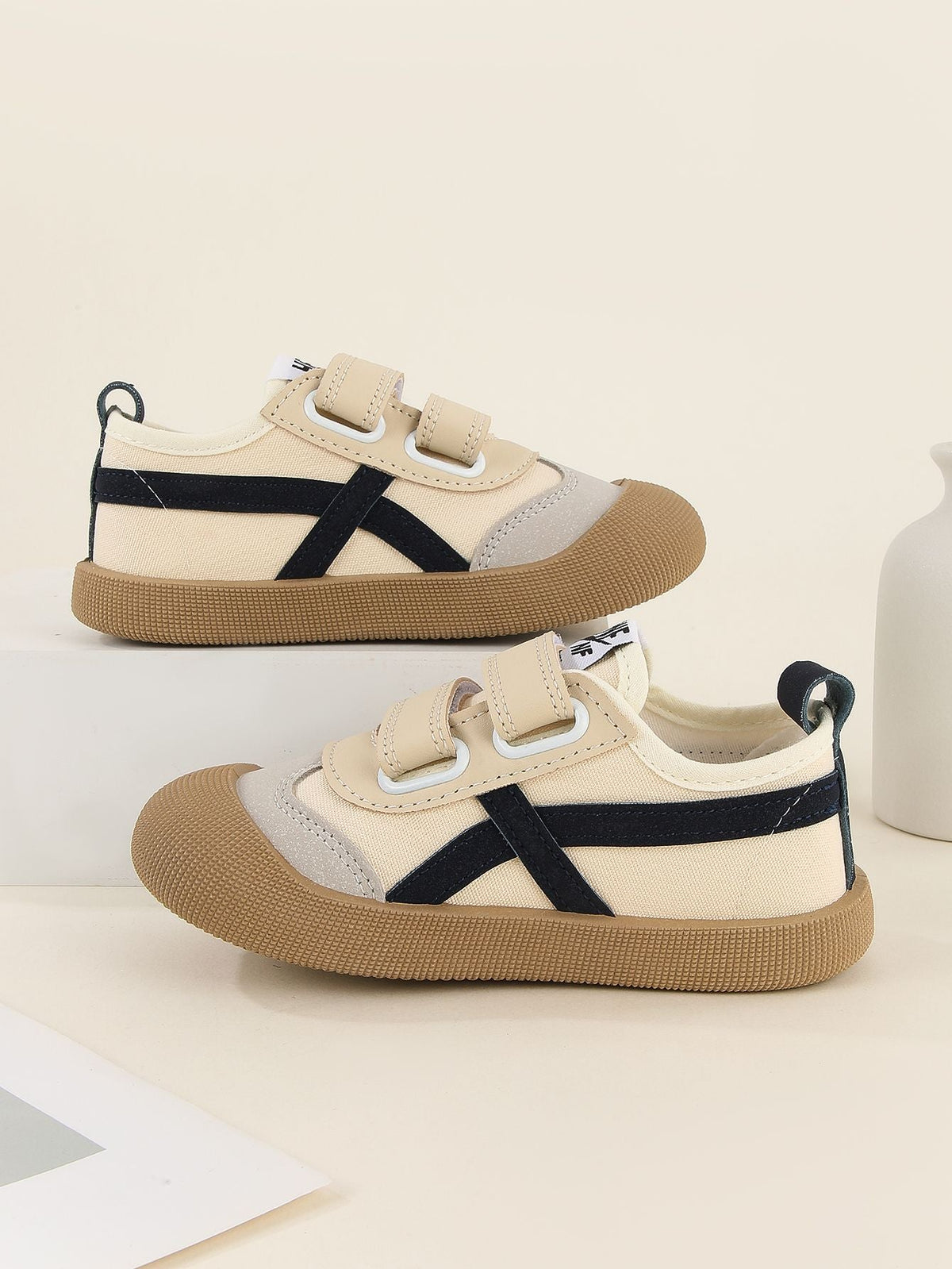 Spring and Autumn 2024 New Korean version of indoor girls canvas shoes soft-soled children's baby toddler shoes children's shoes
