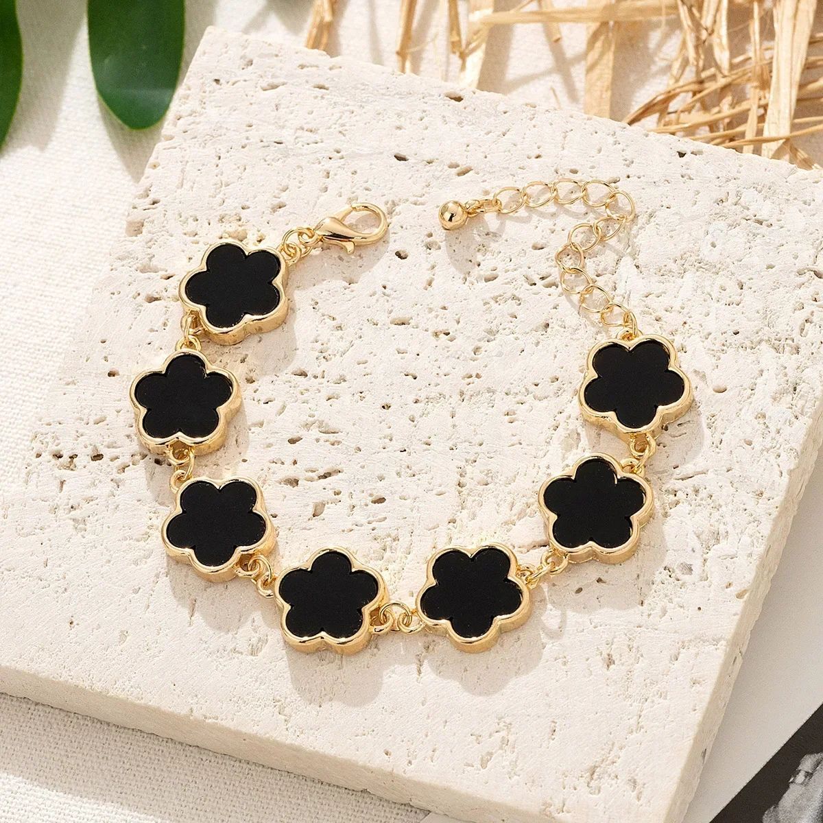 Europe and America Style Simple Delicacy Embed Zircon Tree of Life Bangle Elegance  for Women Open Mouths Bracelet Paty Jewelry