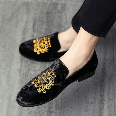 2022 Wedding Dress Shoes Casual Men Loafers New Big Size Lazy Peas shoes Embroidery Moccasins Shoes Suede Leather shoes Zapatos
