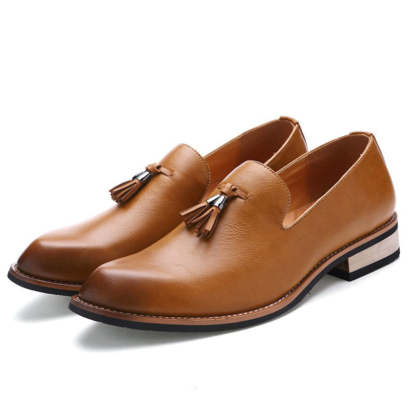 New pointed British men's business dress set with leather shoes and oversized men's shoes, fashionable and versatile