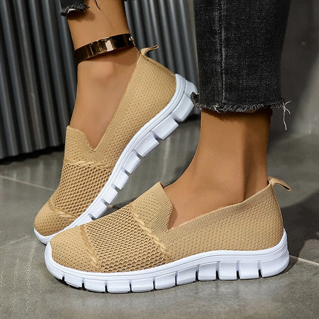 Lightweight Knitting Casual Sneakers Women Plus Size 36-43 Breathable Mesh Flats Woman Slip On Soft Sole Walking Shoes Ladies