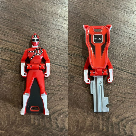 Bandai Authentic Kaizoku Sentai Gokaiger Me Ranger Key 35 Crimson Key Set Pb Limited - Non-Brand-New Birthday Gift Toys