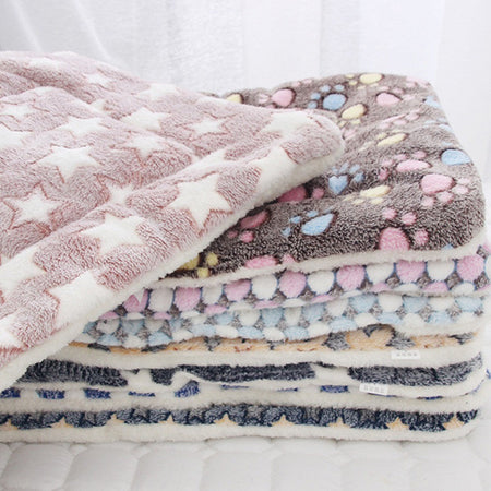 Pet Sleeping Mat Warm Dog Bed Soft Fleece Pet Blanket Cat Litter Puppy Sleep Mat Lovely Mattress Cushion for Small Large Dogs