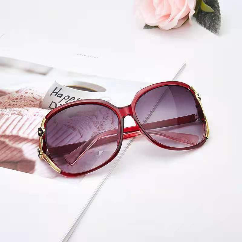 New Classic Vintage Driving Sunglasses for Women Luxurious Fashionable Camellia Hollow-out Women’s Sun Glasses UV400 Protection