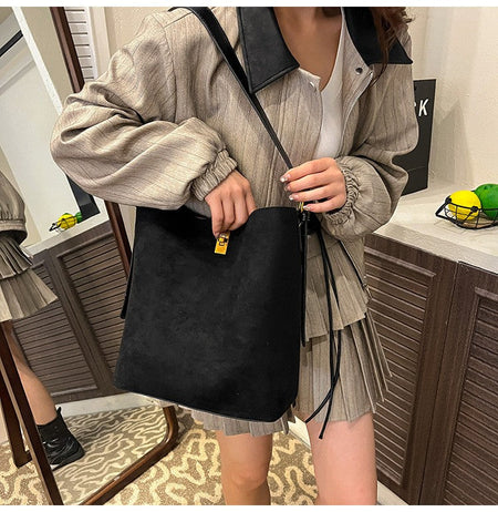 Shoulder Bags Bucket Bag Retro Suede Fur Women Tote Bag New Style Versatile Shoulder & Crossbody Bag 2025