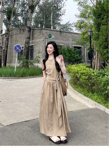 French Riviera Maxi Dress Women Sleeveless Vacation Wear Sculpted Waist Effortless Elegance Seaside Aesthetic Minimalist Luxury