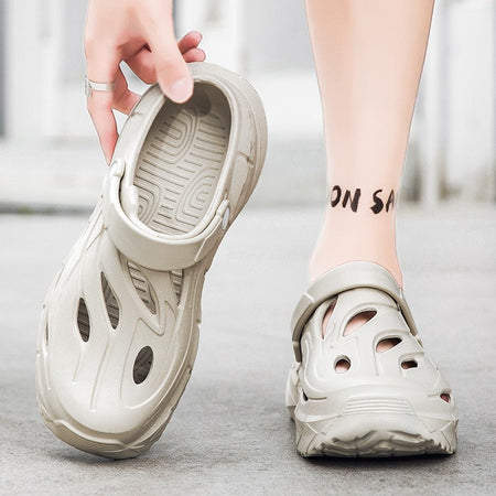 Men's summer casual anti-slip and wear-resistant hollow thick-soled flip-flops with a feeling of stepping on feces, EVA croats