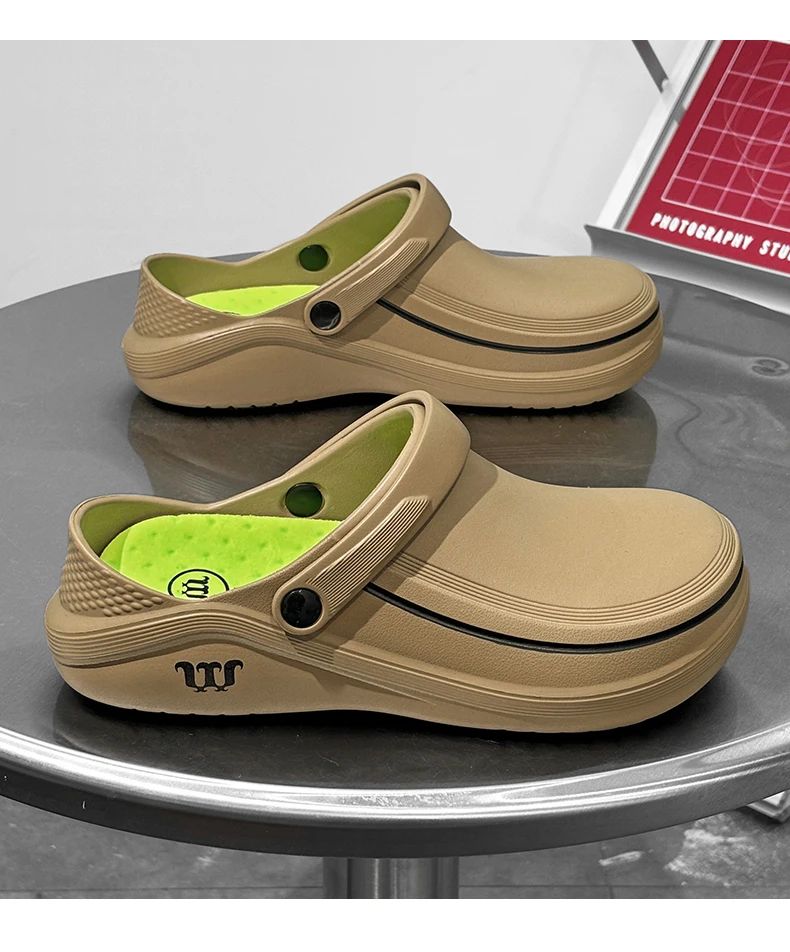 A Pair of Men's Casual Shoes, Waterproof and Oil-Proof, Low-Top Non-Slip Chef Shoes, Wear-Resistant and Non-Slip Men's Shoes