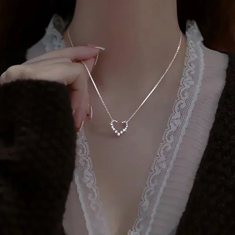Europe and America Fashion Gold Color Stainless Steel Water Drop Tassel Pendant Necklace for Women Clavicle Chain Paty Jewelry