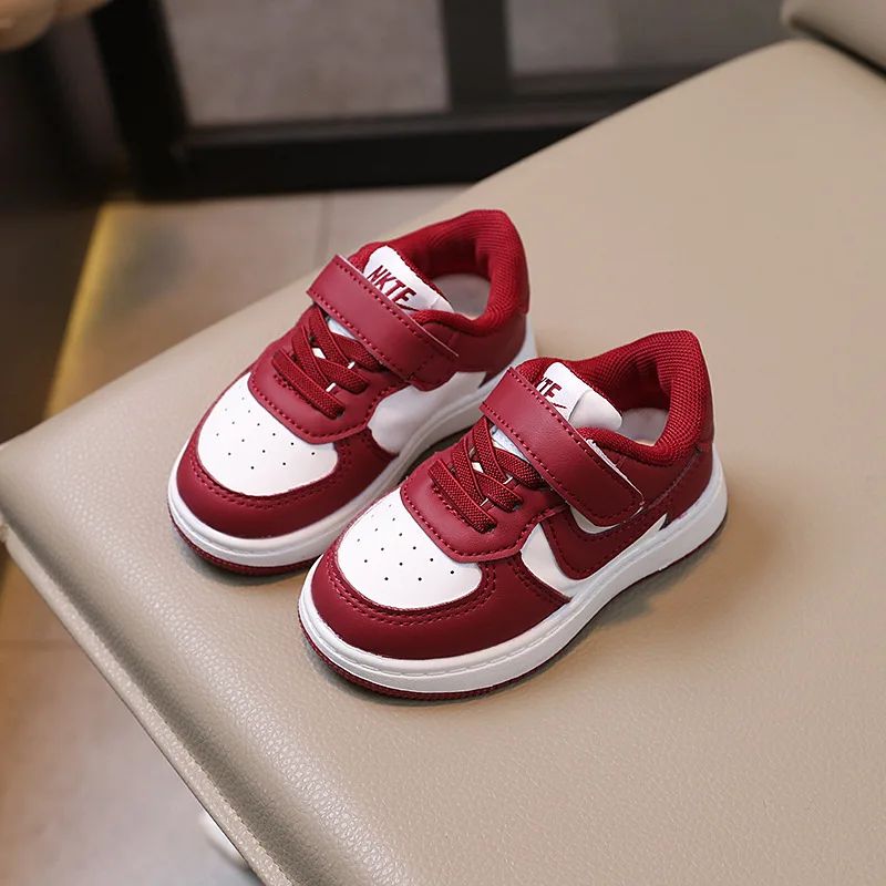 Children's Sports Shoes Low-Top Soft Bottom Color Blocking Board Shoes Boys and Girls Fashionable Hundred Non-slip Casual Shoes