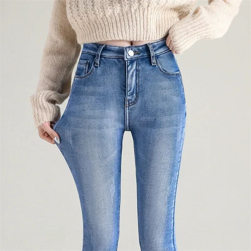 Winter Lady Thermal Plush Jeans Snow Warm Stretch Jeans Hot Sale High Waist Fleece Pants Female Straight Leg Denim Trousers