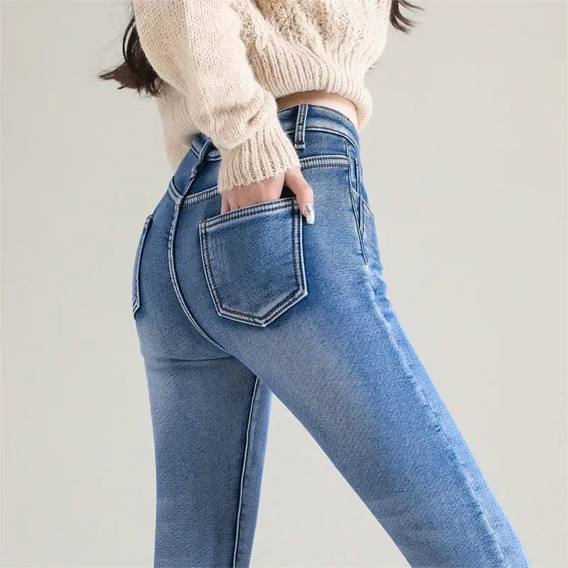 Winter Lady Thermal Plush Jeans Snow Warm Stretch Jeans Hot Sale High Waist Fleece Pants Female Straight Leg Denim Trousers