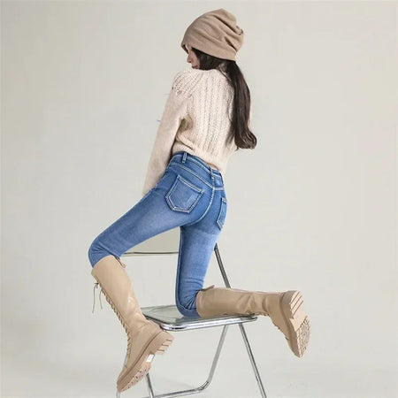 Winter Lady Thermal Plush Jeans Snow Warm Stretch Jeans Hot Sale High Waist Fleece Pants Female Straight Leg Denim Trousers