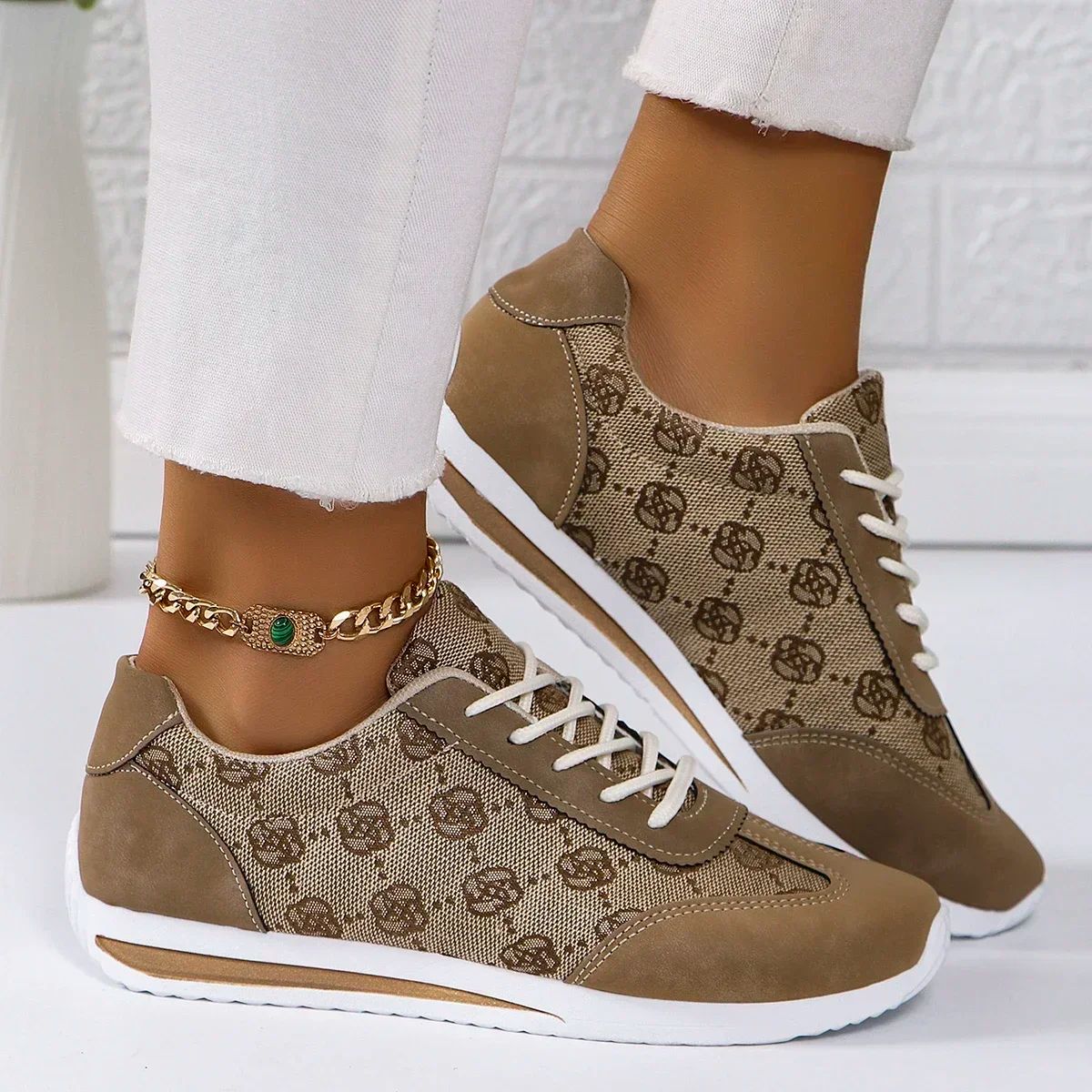 Spring and Summer Women Designer Mouth Breathable Cross Strap Sneakers Flat Comfortable Casual Walking sneakers Zapatos De Mujer