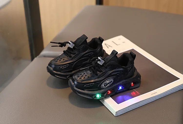 Baby Shoes2025 Spring Autumn New Boys and Girls Light Up Clunky Sneaker Small and Medium-sized Children's Soft Soled Baby Shoes