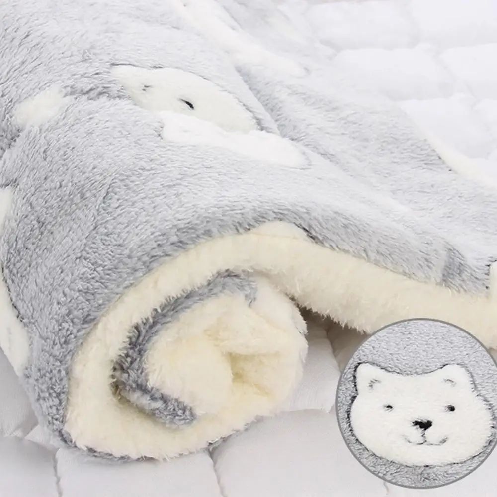 Pet Sleeping Mat Warm Dog Bed Soft Fleece Pet Blanket Cat Litter Puppy Sleep Mat Lovely Mattress Cushion for Small Large Dogs