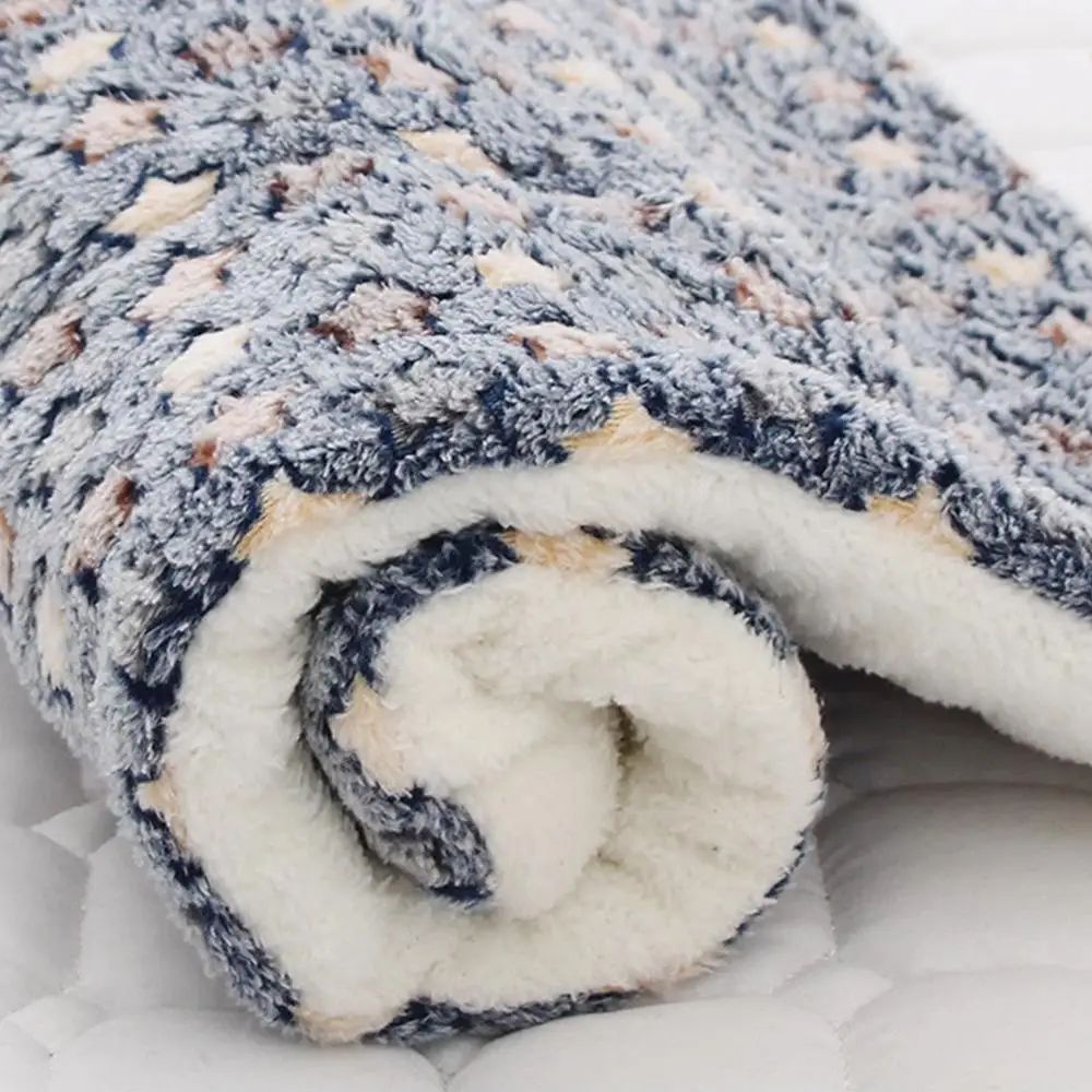 Pet Sleeping Mat Warm Dog Bed Soft Fleece Pet Blanket Cat Litter Puppy Sleep Mat Lovely Mattress Cushion for Small Large Dogs