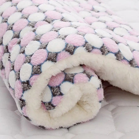 Pet Sleeping Mat Warm Dog Bed Soft Fleece Pet Blanket Cat Litter Puppy Sleep Mat Lovely Mattress Cushion for Small Large Dogs