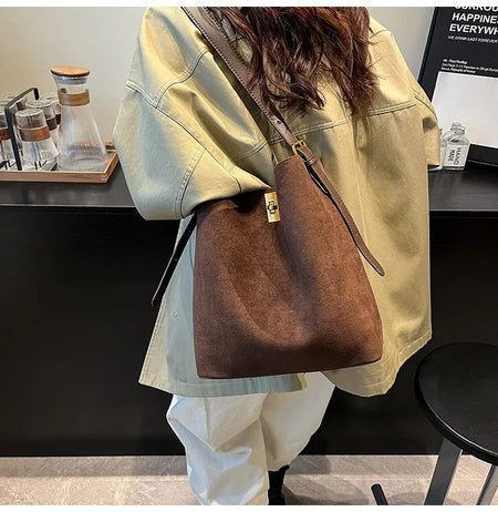 Shoulder Bags Bucket Bag Retro Suede Fur Women Tote Bag New Style Versatile Shoulder & Crossbody Bag 2025