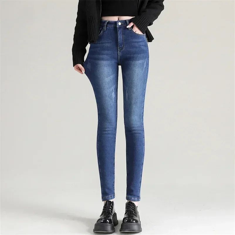 Winter Lady Thermal Plush Jeans Snow Warm Stretch Jeans Hot Sale High Waist Fleece Pants Female Straight Leg Denim Trousers