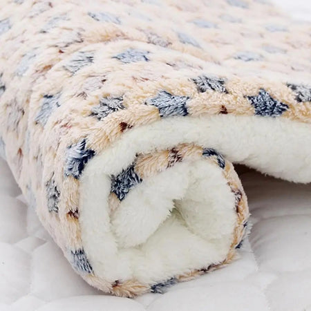 Pet Sleeping Mat Warm Dog Bed Soft Fleece Pet Blanket Cat Litter Puppy Sleep Mat Lovely Mattress Cushion for Small Large Dogs