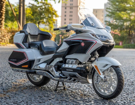 1:11 Honda Gold Wing GL800 2021 Motorcycles Models Cars Toys Rubber Tires with Light Music Miniature Model Toddler Kids Gifts