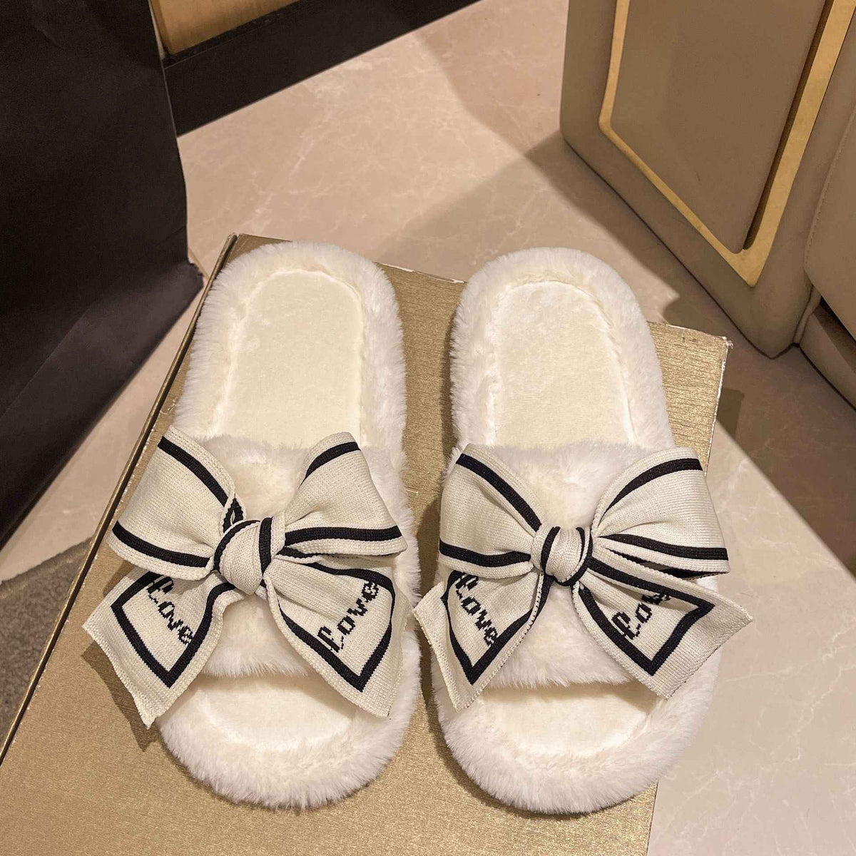 Casual Fluffy Slippers Women House Flats Fashion Winter Bowknot Love Designer Shoes Ladies Home Plush Platform Elegant Footwear