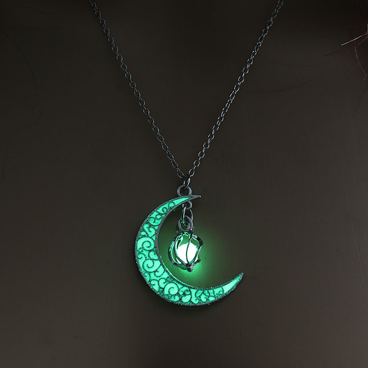 Womens Teen Girls Luminous Moon Necklace Moon Pendants Chain Choker Glow in The Dark Necklace Jewellery Gifts ????????