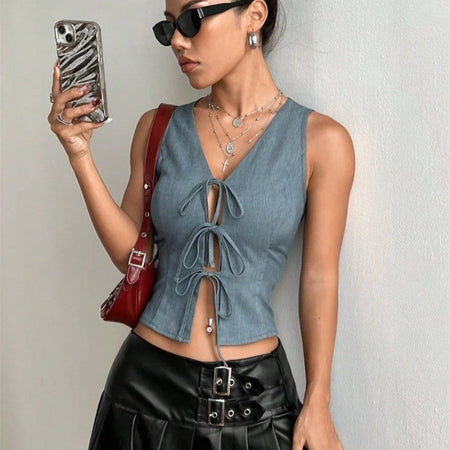 Benuynffy Solid V-neck Lace Up Tops Women's Summer Y2k Streetwear Fashion Crop Top 2025 New Sleeveless Casual Slim-fit Top