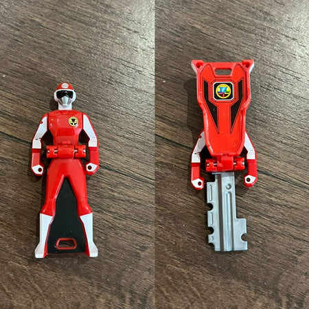 Bandai Authentic Kaizoku Sentai Gokaiger Me Ranger Key 35 Crimson Key Set Pb Limited - Non-Brand-New Birthday Gift Toys