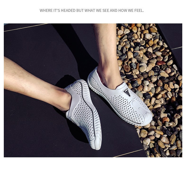 2025 Breathable Summer Men Slippers Outdoor Water Shoes Hollow Ultra Light Beach Shoes Casual Men Sandals  Black Garden Shoes