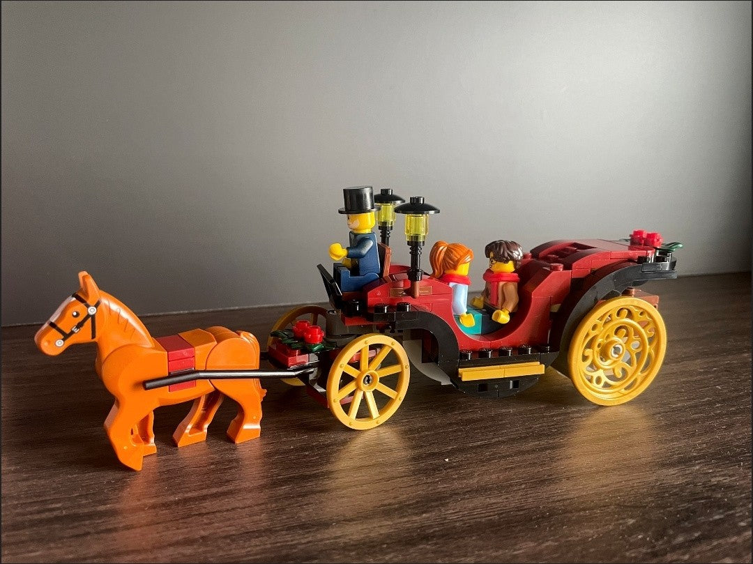 LEGO Wintertime Carriage Ride 40603 GWP - Festive Minifigures, Golden Wheels, and Charming Design for Holiday Joy (153 pcs)