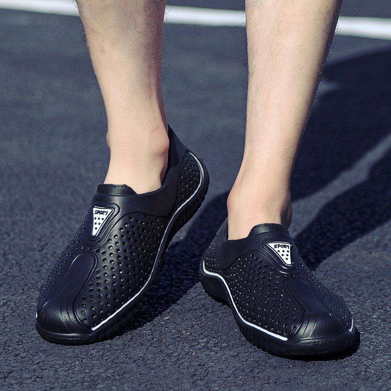 2025 Breathable Summer Men Slippers Outdoor Water Shoes Hollow Ultra Light Beach Shoes Casual Men Sandals  Black Garden Shoes