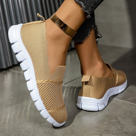 Lightweight Knitting Casual Sneakers Women Plus Size 36-43 Breathable Mesh Flats Woman Slip On Soft Sole Walking Shoes Ladies