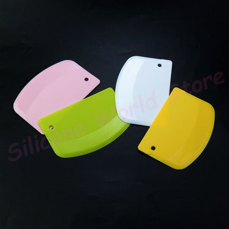 Silicone World Dough Scraper Cream Spatula Plastic Cutting Knife  for Flour Pastries and Cakes Baking Tool Kitchen Accessories