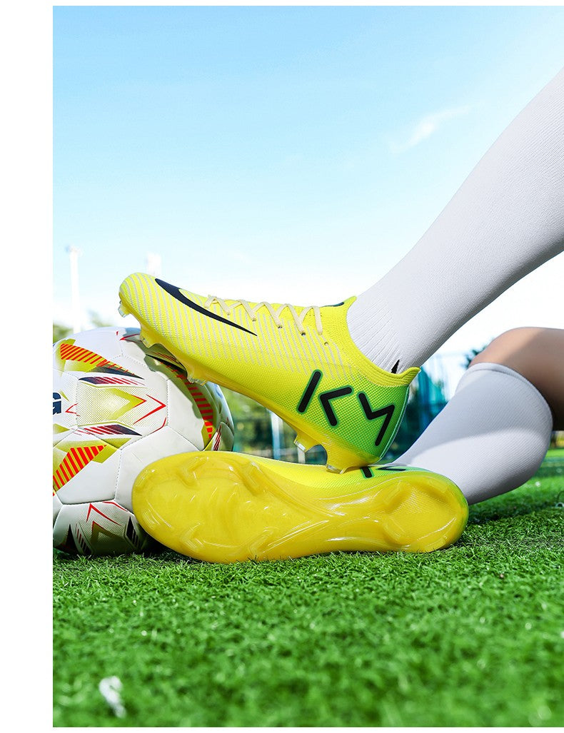 New Men Women Football Field Boots Studded Comfortable Unisex Soccer Shoes Cleats Ultralight Professional Sneakers Comfortable