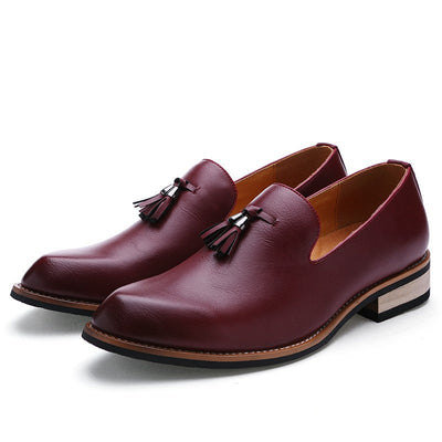 New pointed British men's business dress set with leather shoes and oversized men's shoes, fashionable and versatile