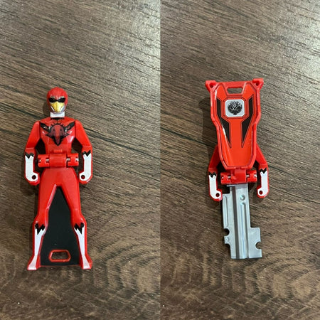 Bandai Authentic Kaizoku Sentai Gokaiger Me Ranger Key 35 Crimson Key Set Pb Limited - Non-Brand-New Birthday Gift Toys